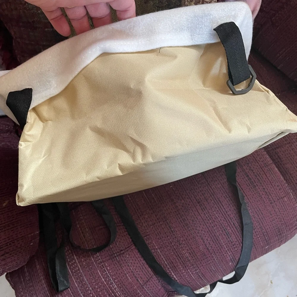 Dog car seat New without tags. Never used it